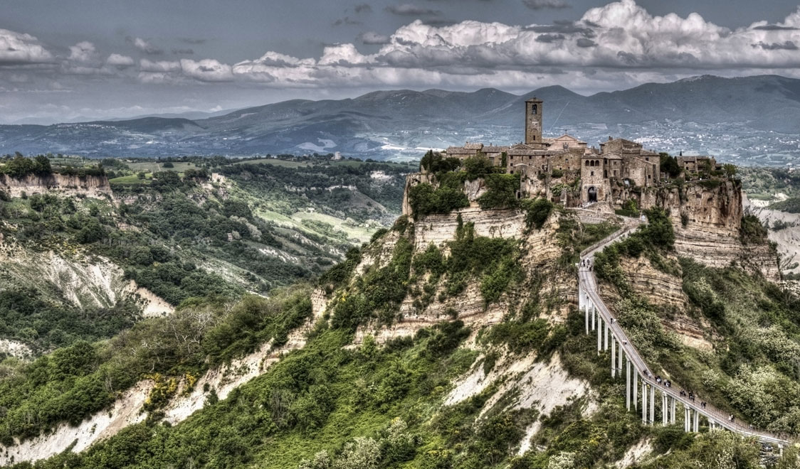 27-places-in-italy-that-dont-look-real-bagnoregio-lazio